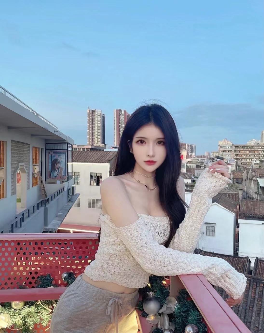 03年的极品妹妹 三点粉 私处也紧