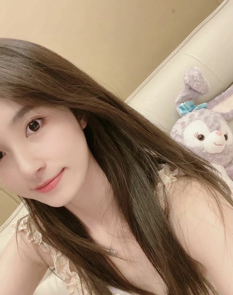 小巧玲珑的妹子乐乐